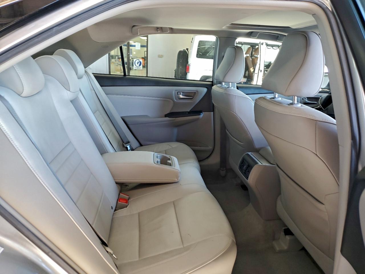 2017 TOYOTA CAMRY LE photo 10
