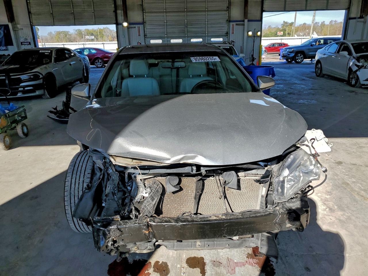 2017 TOYOTA CAMRY LE photo 5