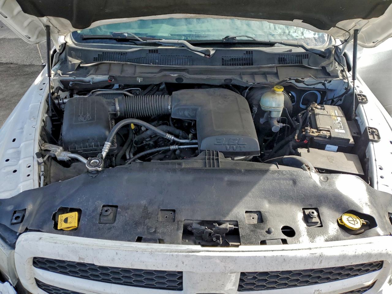 2015 RAM 1500 ST photo 31