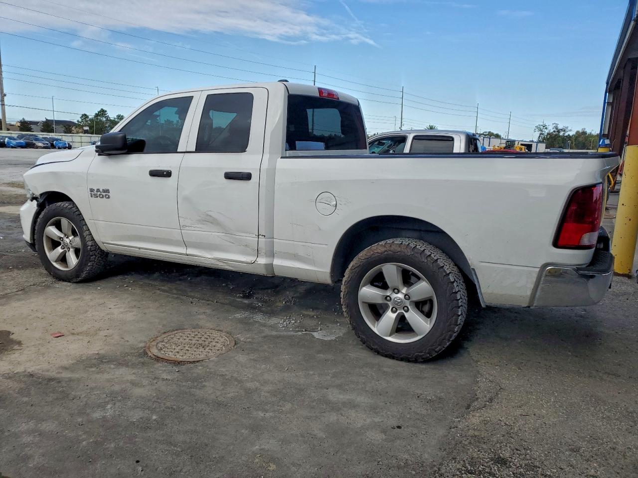 2015 RAM 1500 ST photo 4