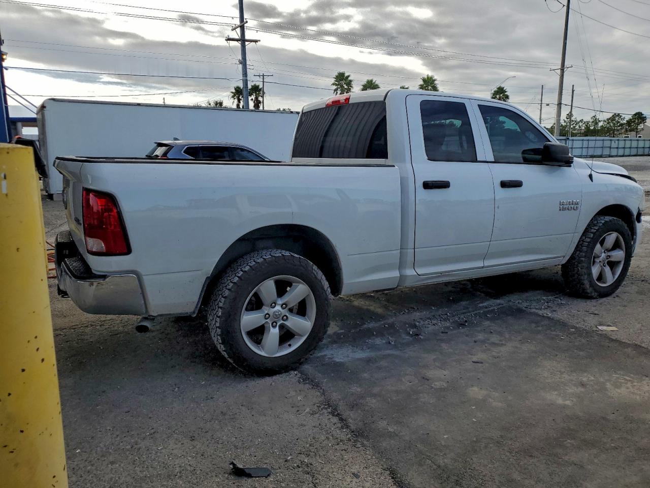 2015 RAM 1500 ST photo 7