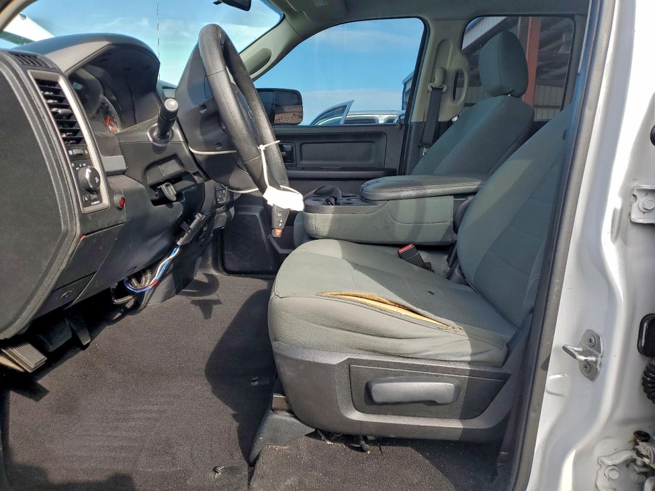 2015 RAM 1500 ST photo 19