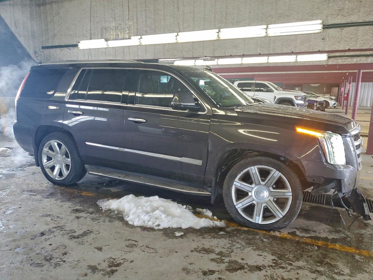 2015 CADILLAC ESCALADE LUXURY photo 4