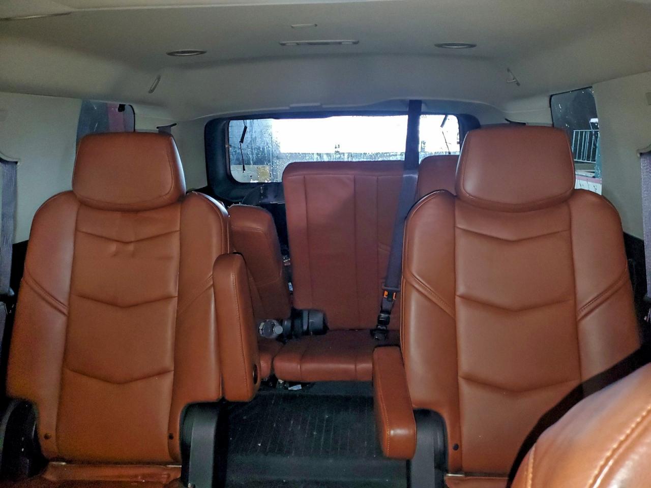 2015 CADILLAC ESCALADE LUXURY photo 10