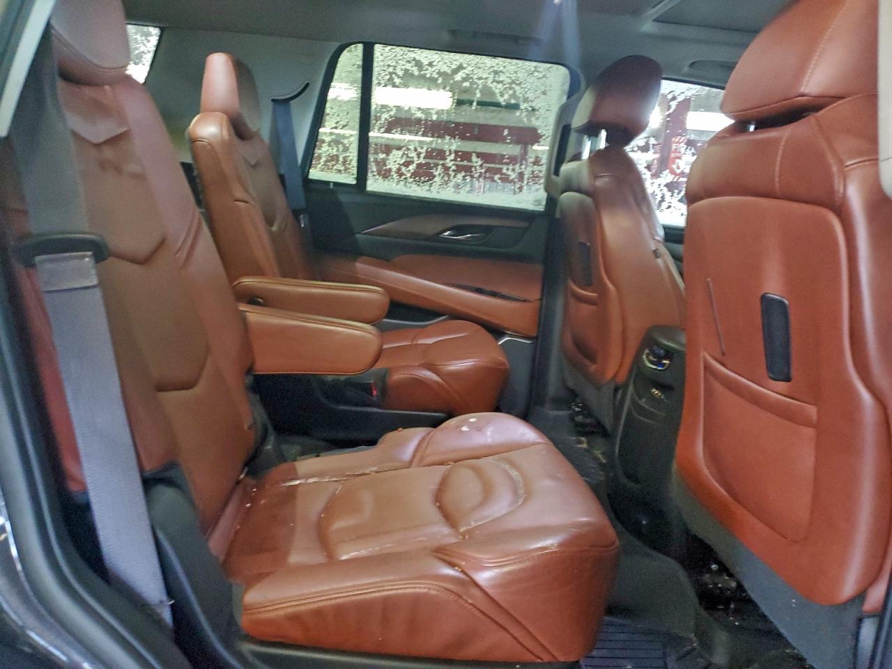 2015 CADILLAC ESCALADE LUXURY photo 11