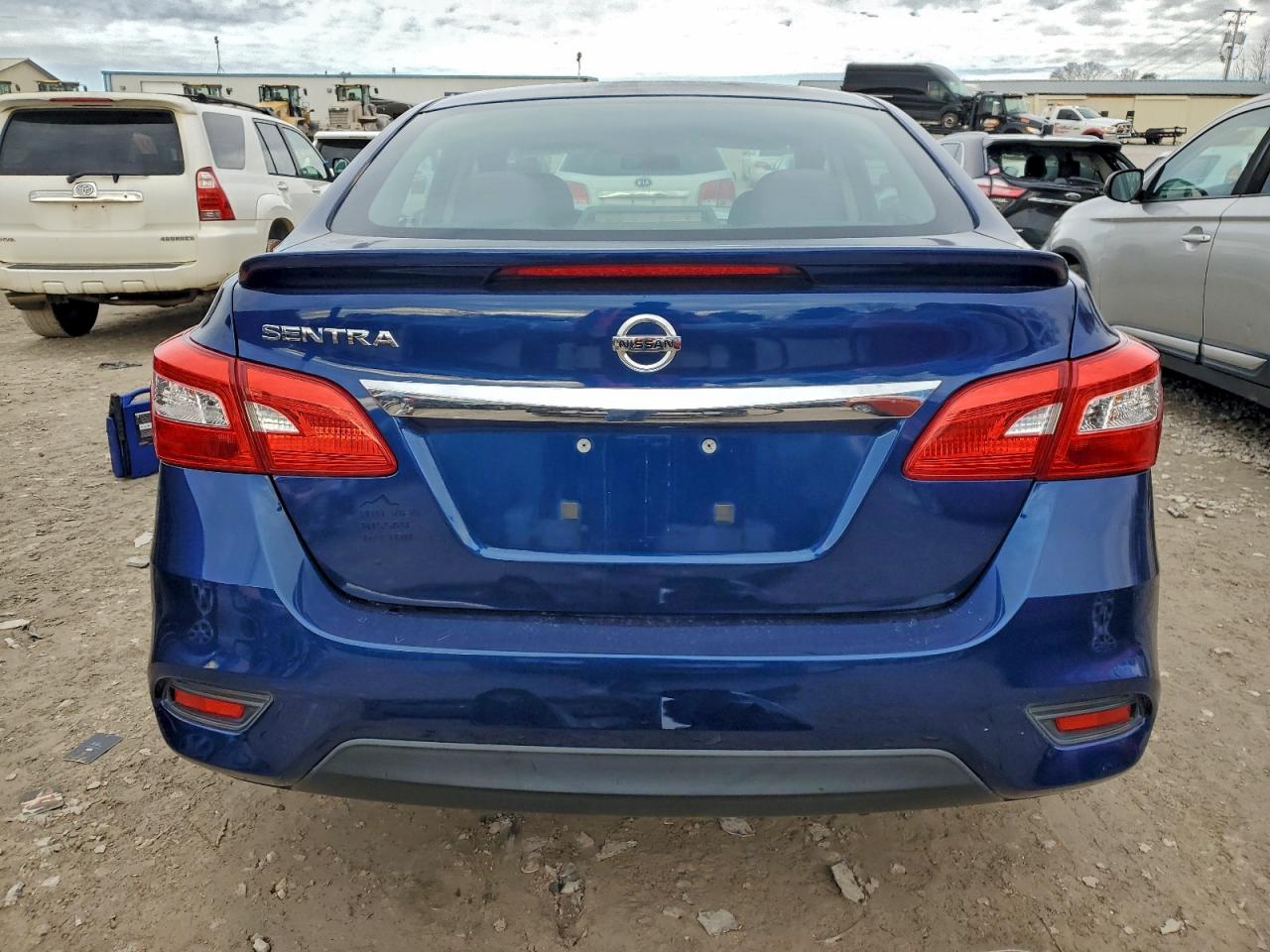 2016 NISSAN SENTRA S photo 6