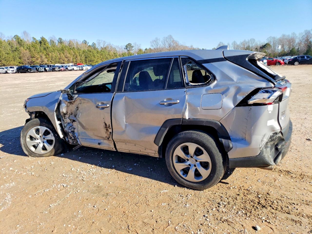 2022 TOYOTA RAV4 LE photo 2