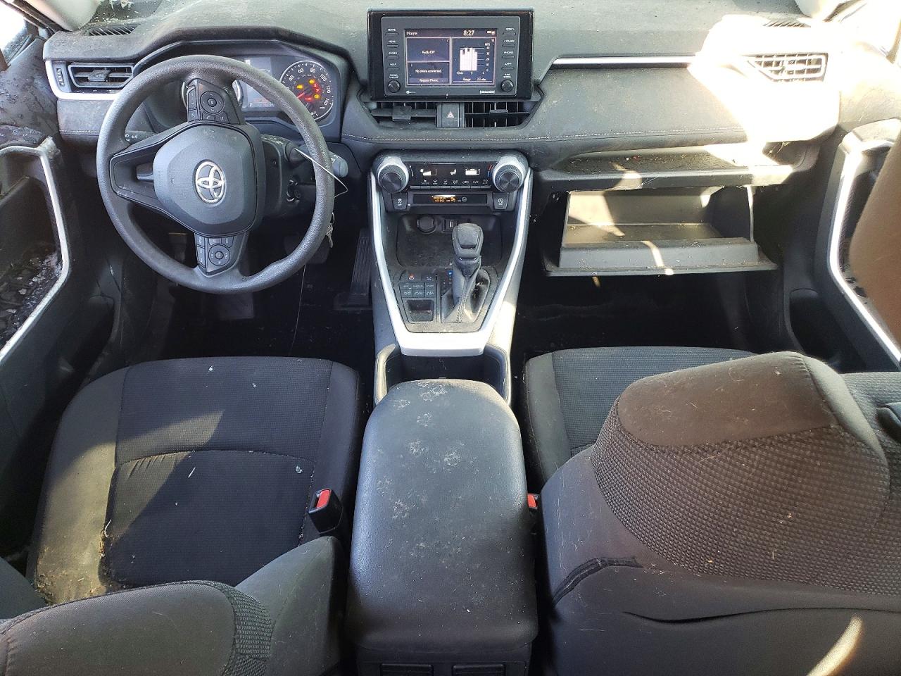 2022 TOYOTA RAV4 LE photo 8