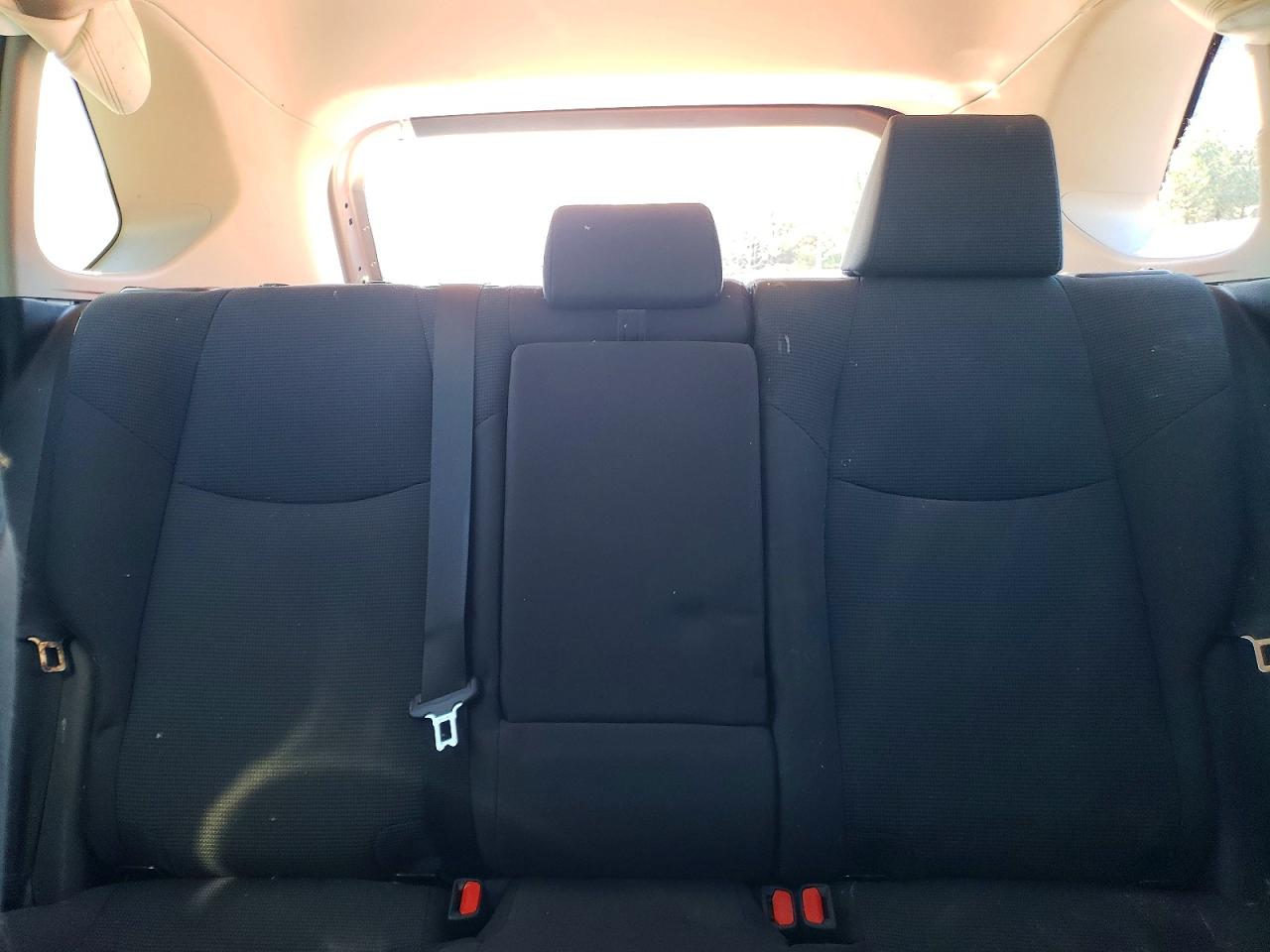 2022 TOYOTA RAV4 LE photo 10