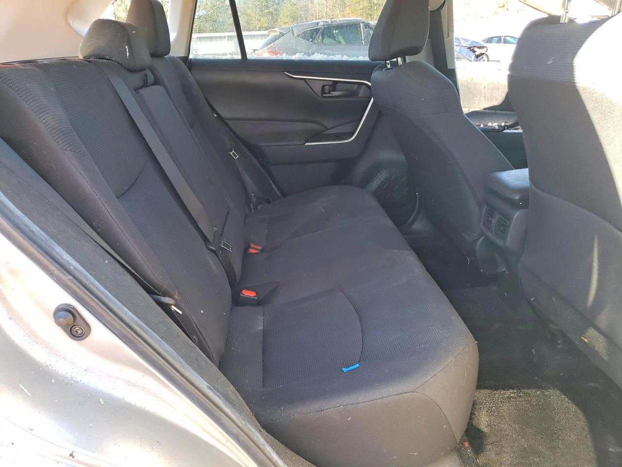 2022 TOYOTA RAV4 LE photo 11