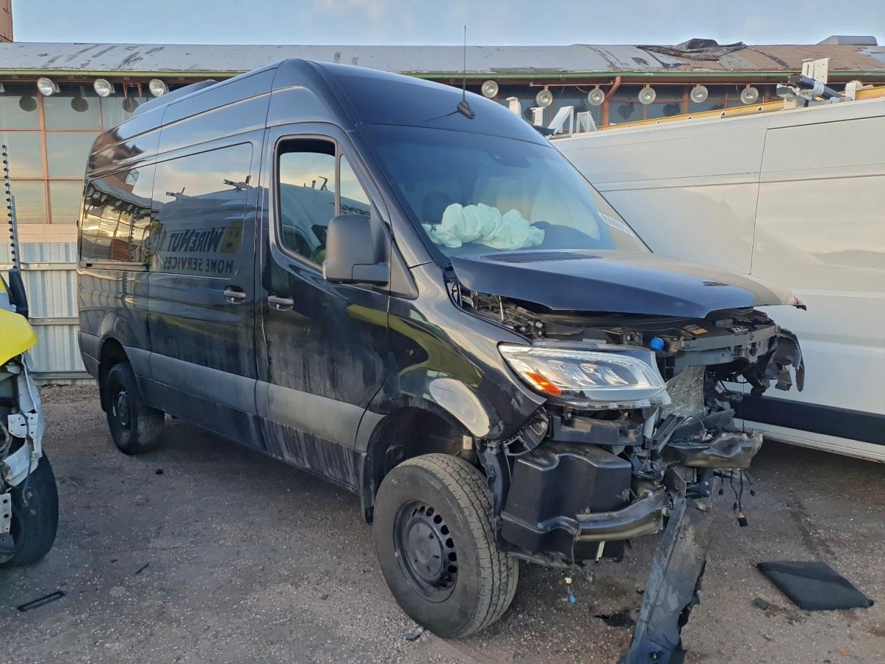 2024 MERCEDES-BENZ SPRINTER 2500 photo 4