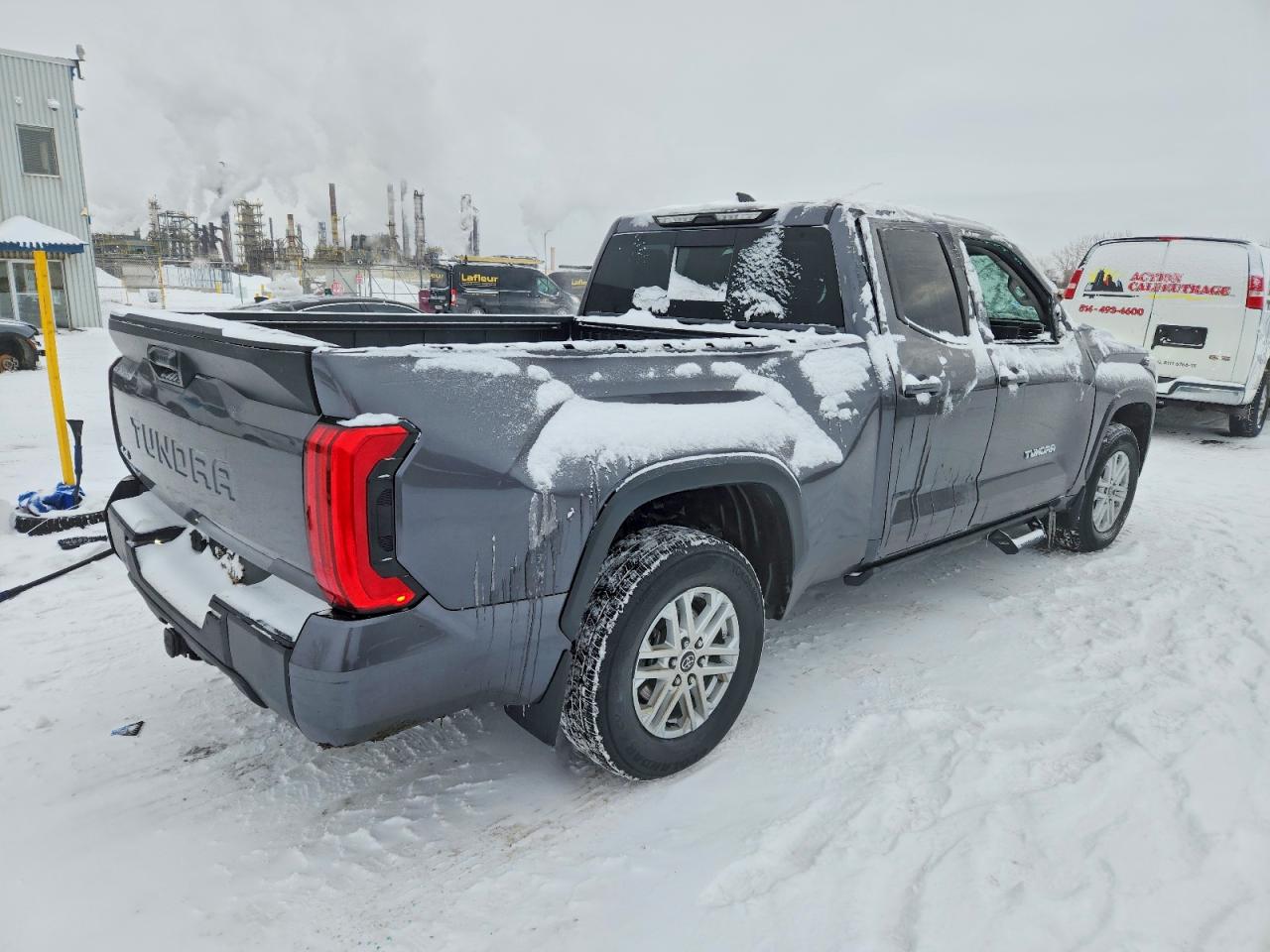 2024 TOYOTA TUNDRA DOUBLE CAB SR photo 3