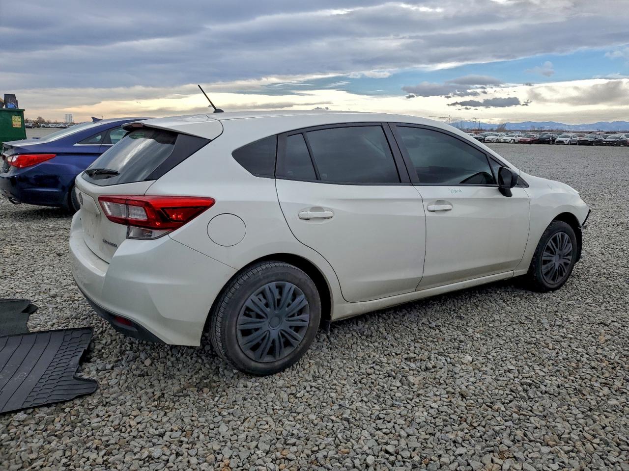 2019 SUBARU IMPREZA photo 3