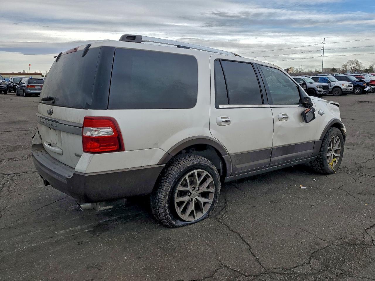 2015 FORD EXPEDITION XLT photo 3
