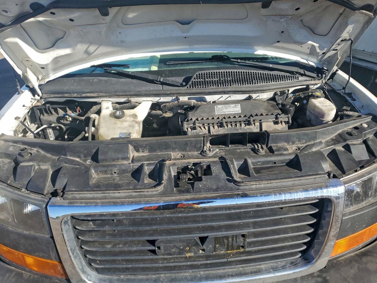 2019 GMC SAVANA CUT - BOX TRUCK photo 11