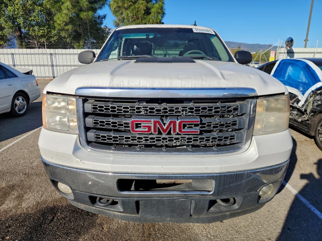 2012 GMC SIERRA C2500 SLE photo 9