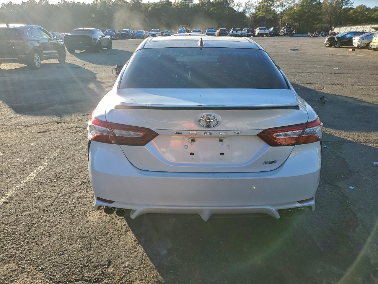 2020 TOYOTA CAMRY XSE photo 16