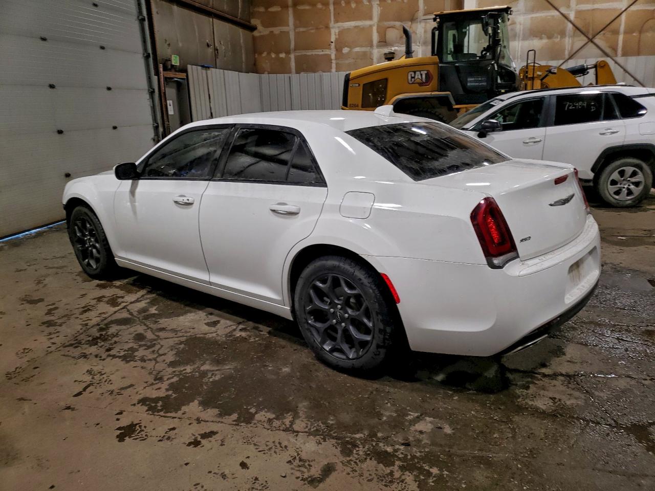 2019 CHRYSLER 300 S photo 2