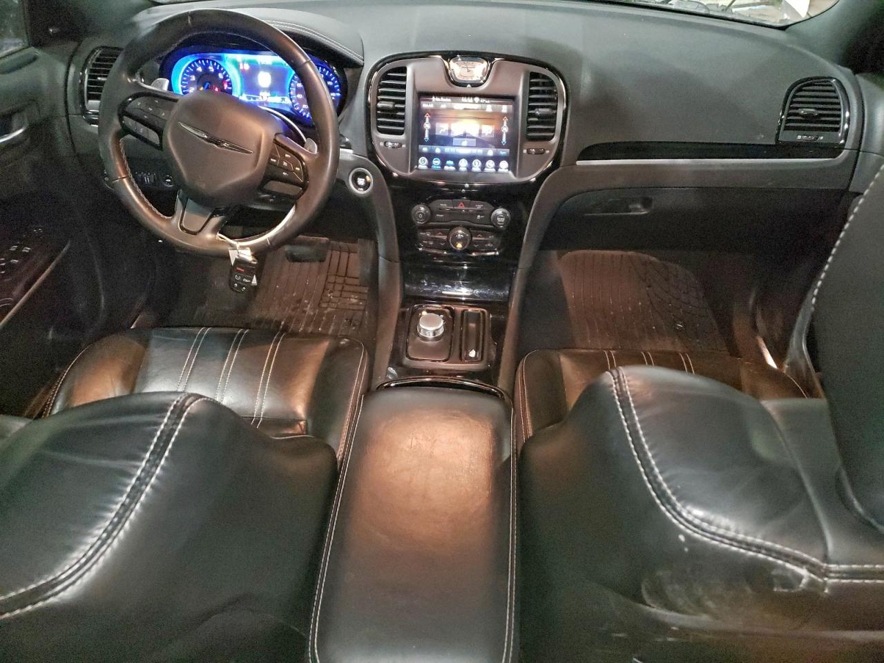2019 CHRYSLER 300 S photo 8