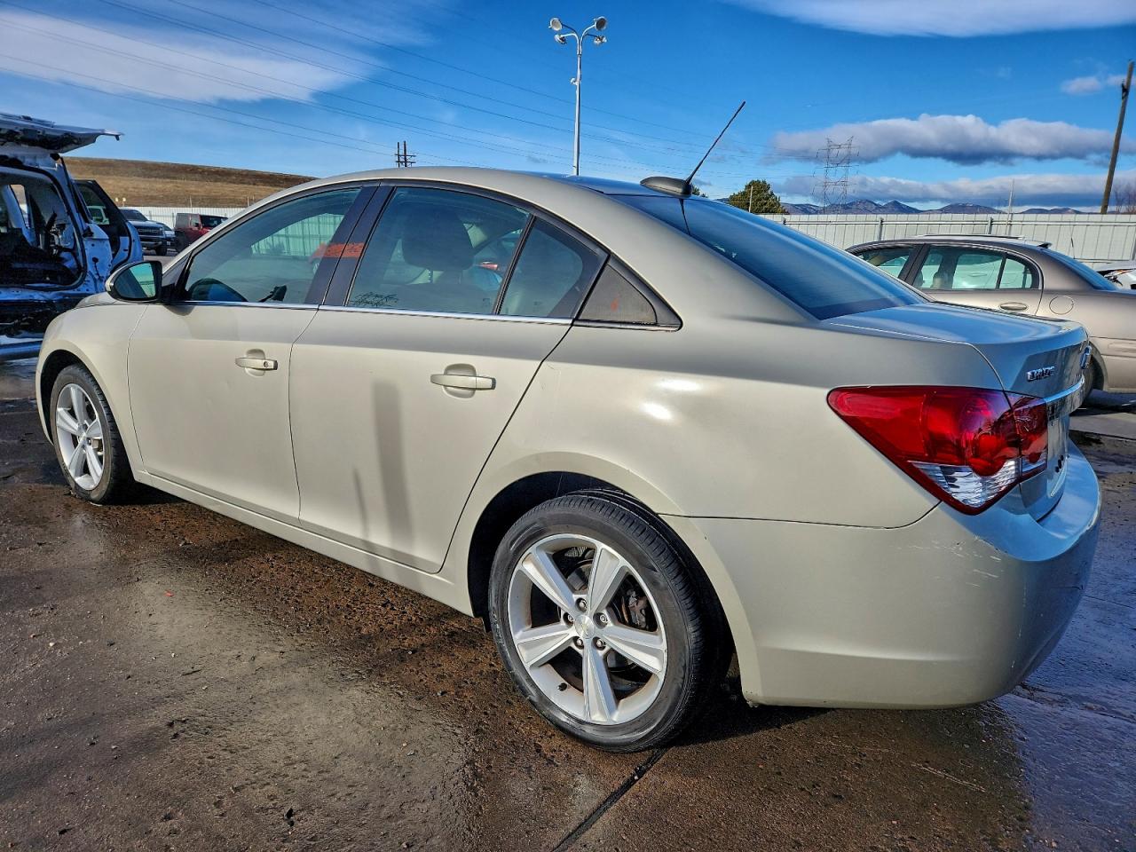 2016 CHEVROLET CRUZE LIMITED LT photo 2