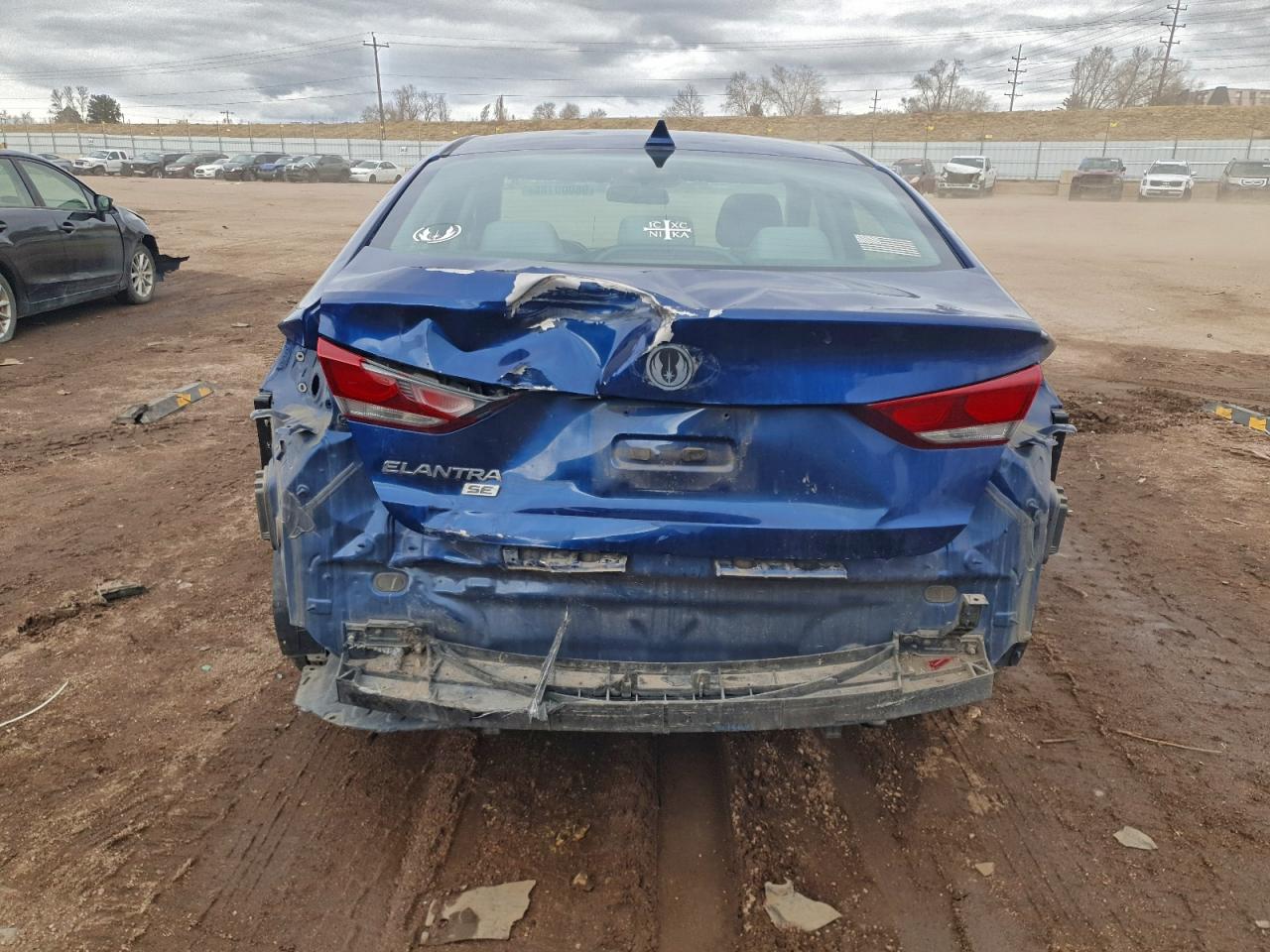 2017 HYUNDAI ELANTRA SE photo 6