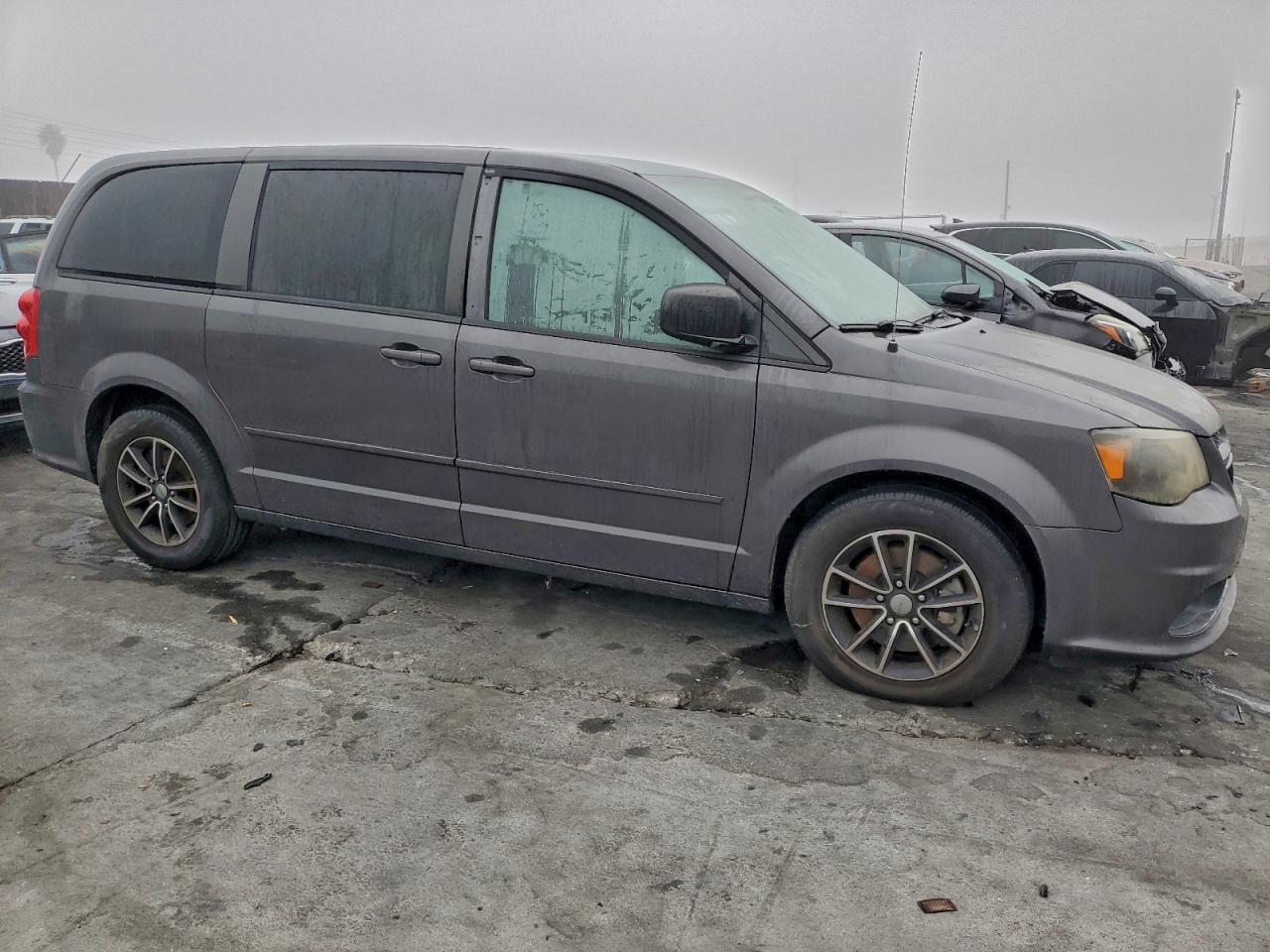 2015 DODGE GRAND CARAVAN SE photo 4