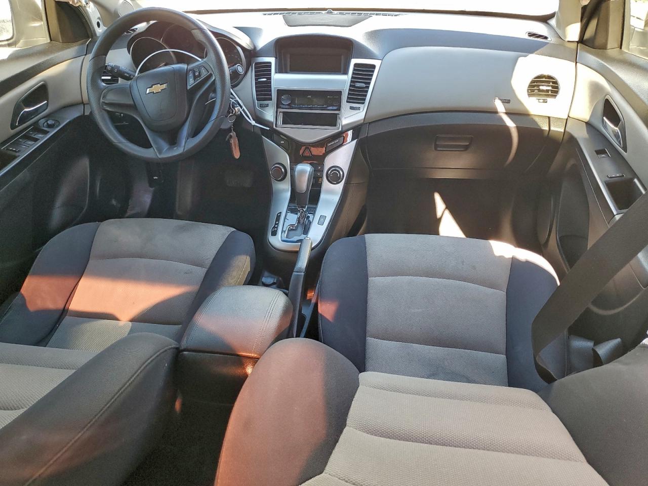 2016 CHEVROLET CRUZE photo 8