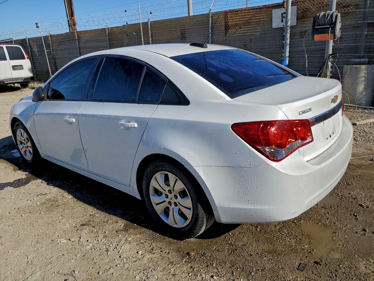 2016 CHEVROLET CRUZE photo 2