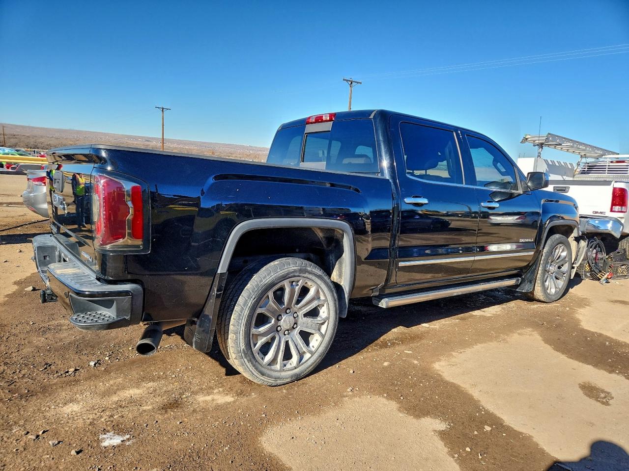 2017 GMC SIERRA K1500 DENALI photo 3