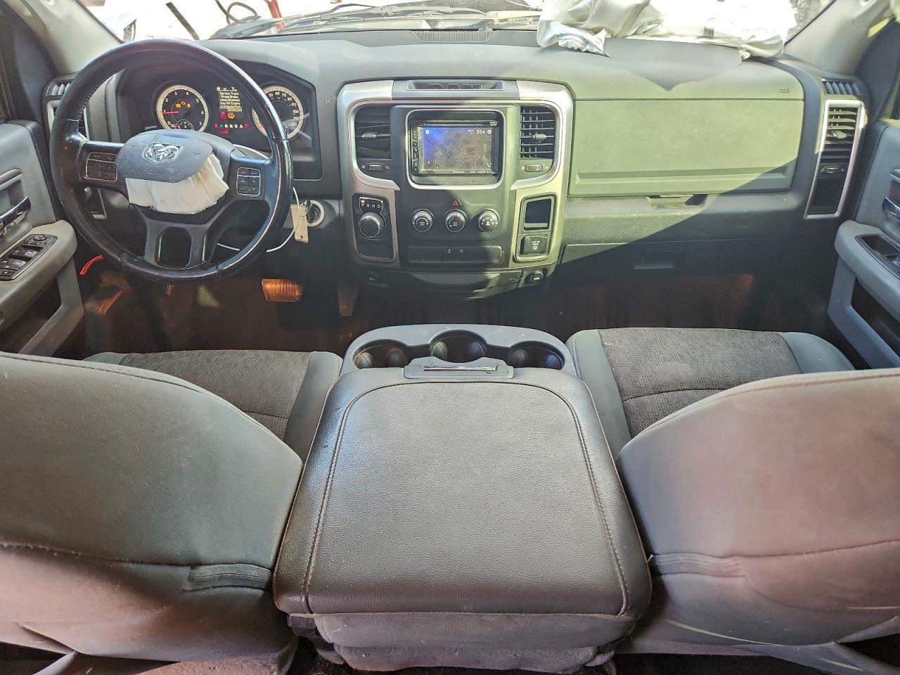 2014 RAM 1500 SLT photo 22