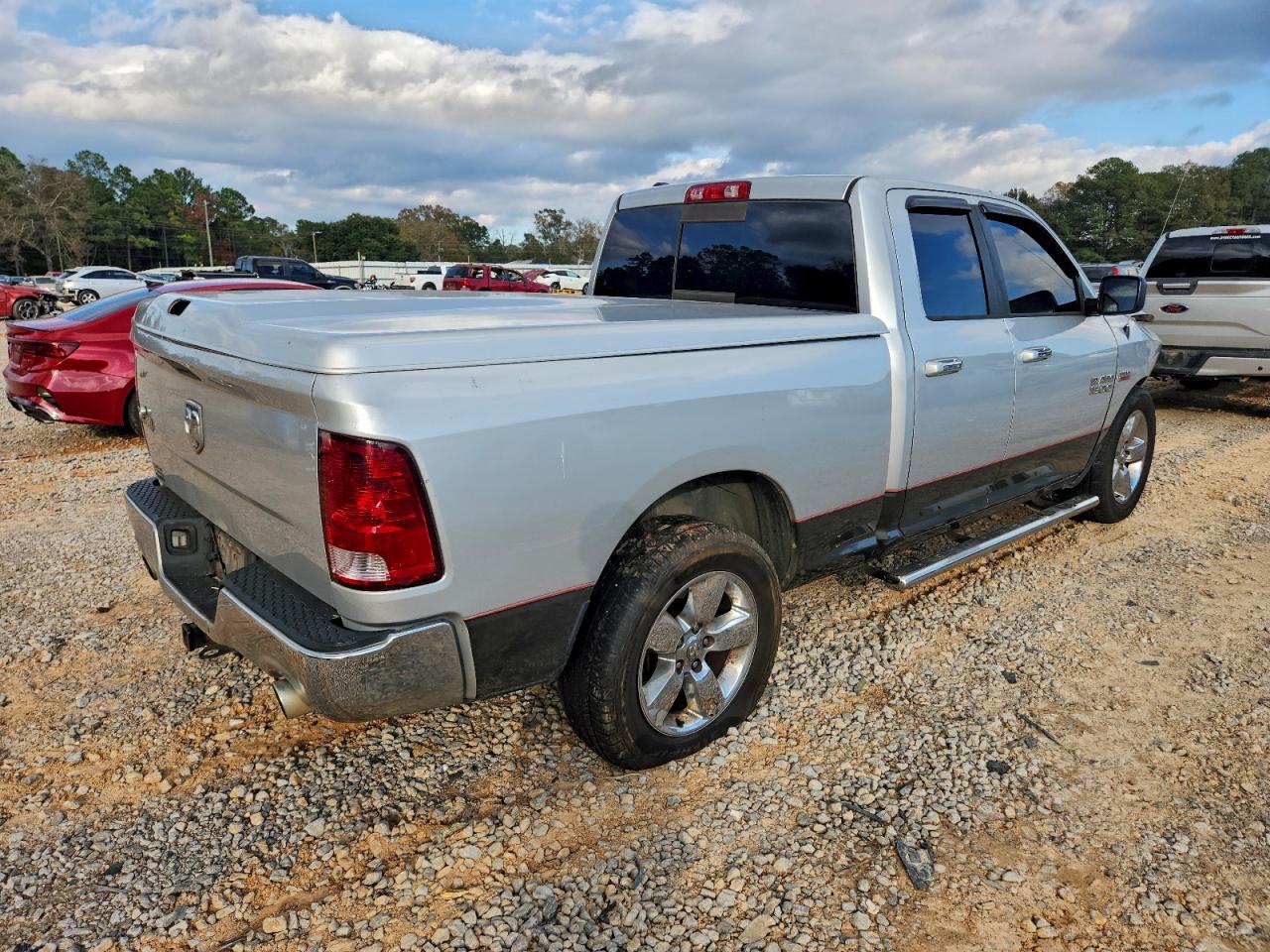 2014 RAM 1500 SLT photo 7