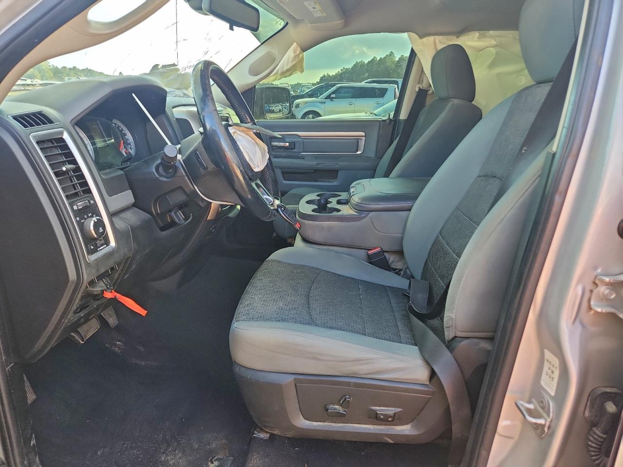 2014 RAM 1500 SLT photo 19