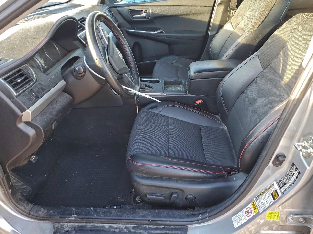 2016 TOYOTA CAMRY photo 19