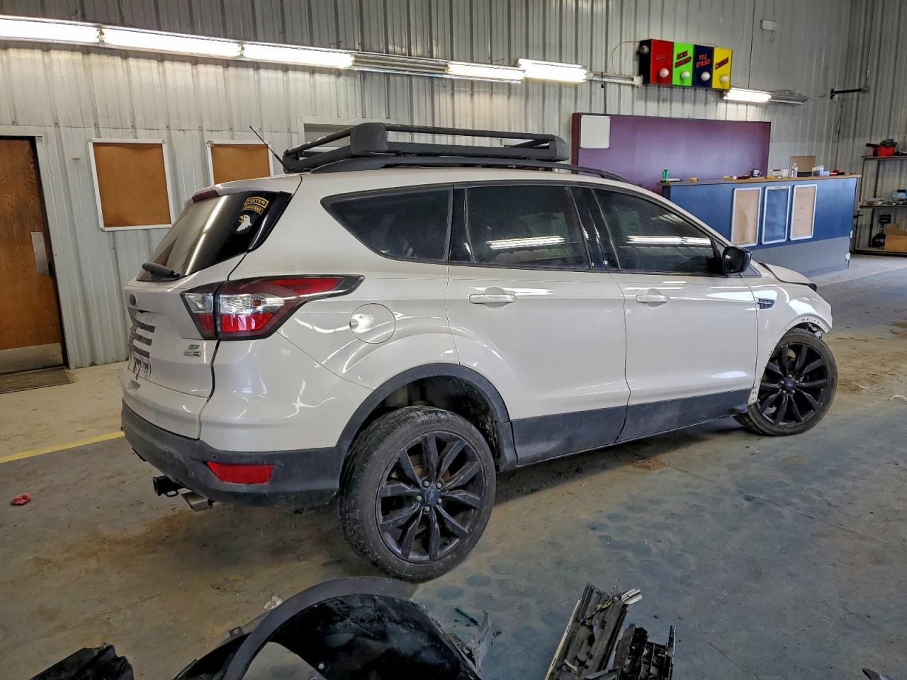 2017 FORD ESCAPE SE photo 5