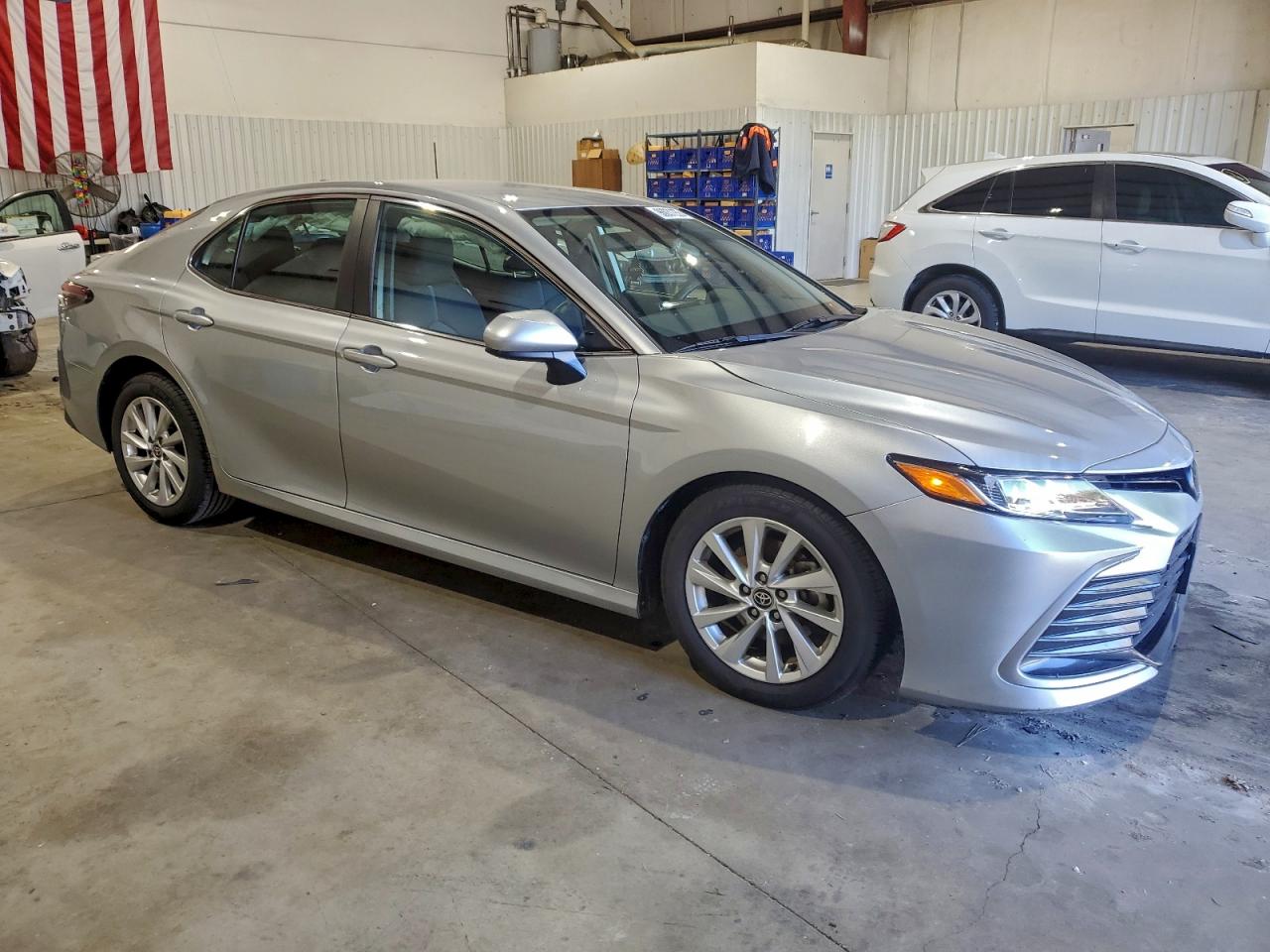 2023 TOYOTA CAMRY LE photo 4