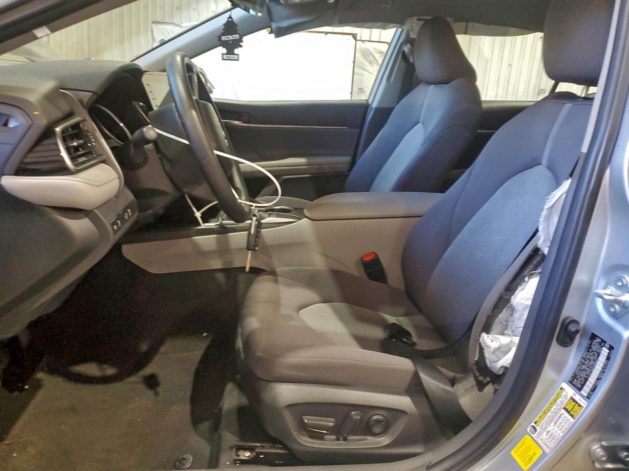 2023 TOYOTA CAMRY LE photo 7