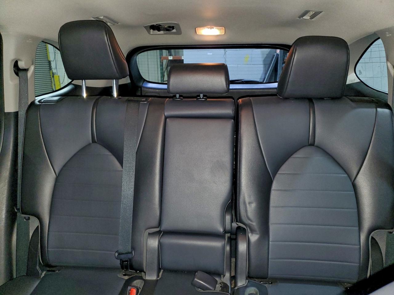 2021 TOYOTA HIGHLANDER XLE photo 19