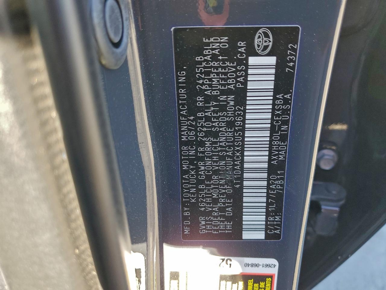 2025 TOYOTA CAMRY XSE photo 12