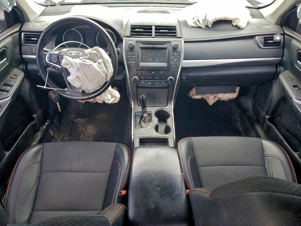 2017 TOYOTA CAMRY LE photo 15