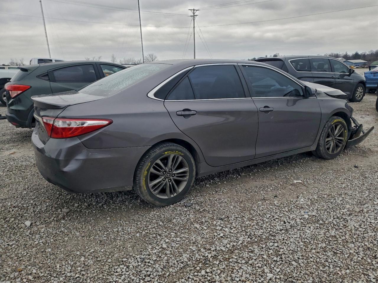 2017 TOYOTA CAMRY LE photo 5