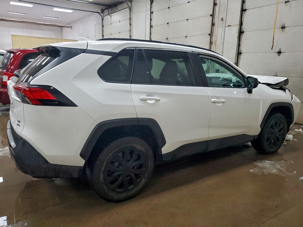 2021 TOYOTA RAV4 LE photo 7