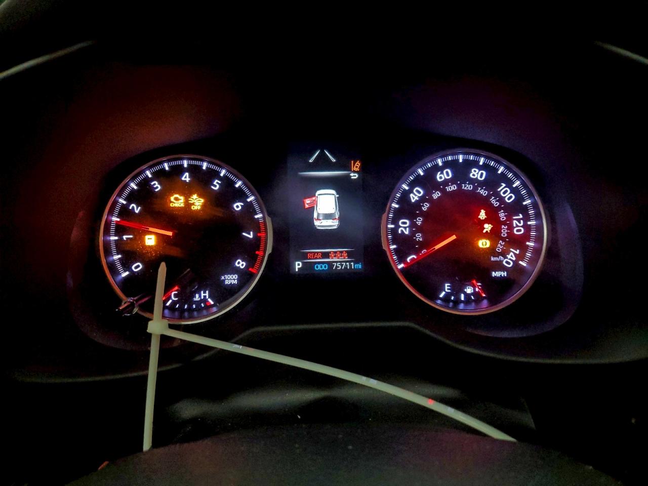 2021 TOYOTA RAV4 LE photo 25