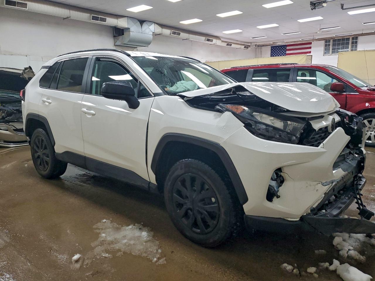 2021 TOYOTA RAV4 LE photo 10