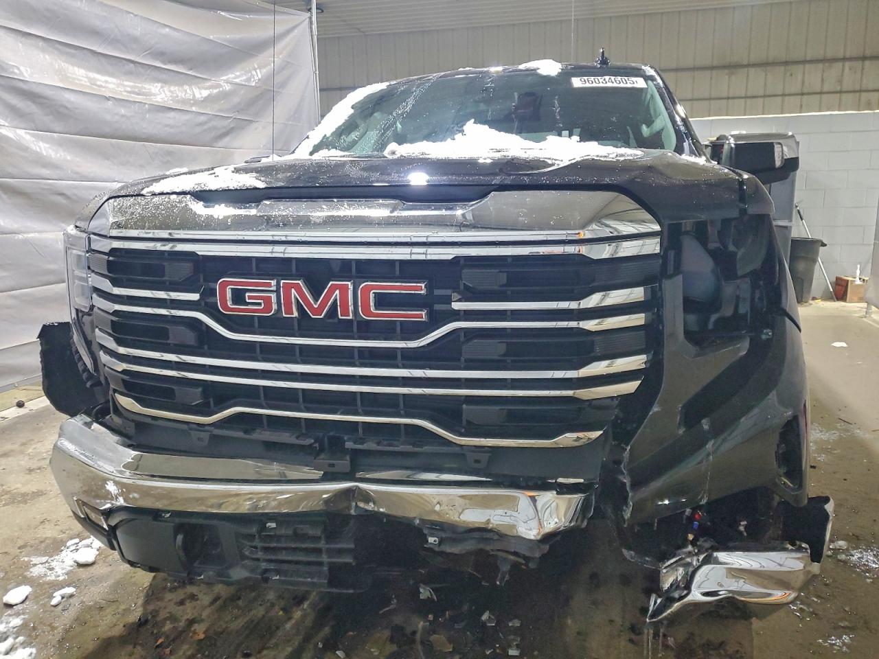 2025 GMC SIERRA K1500 SLT photo 5