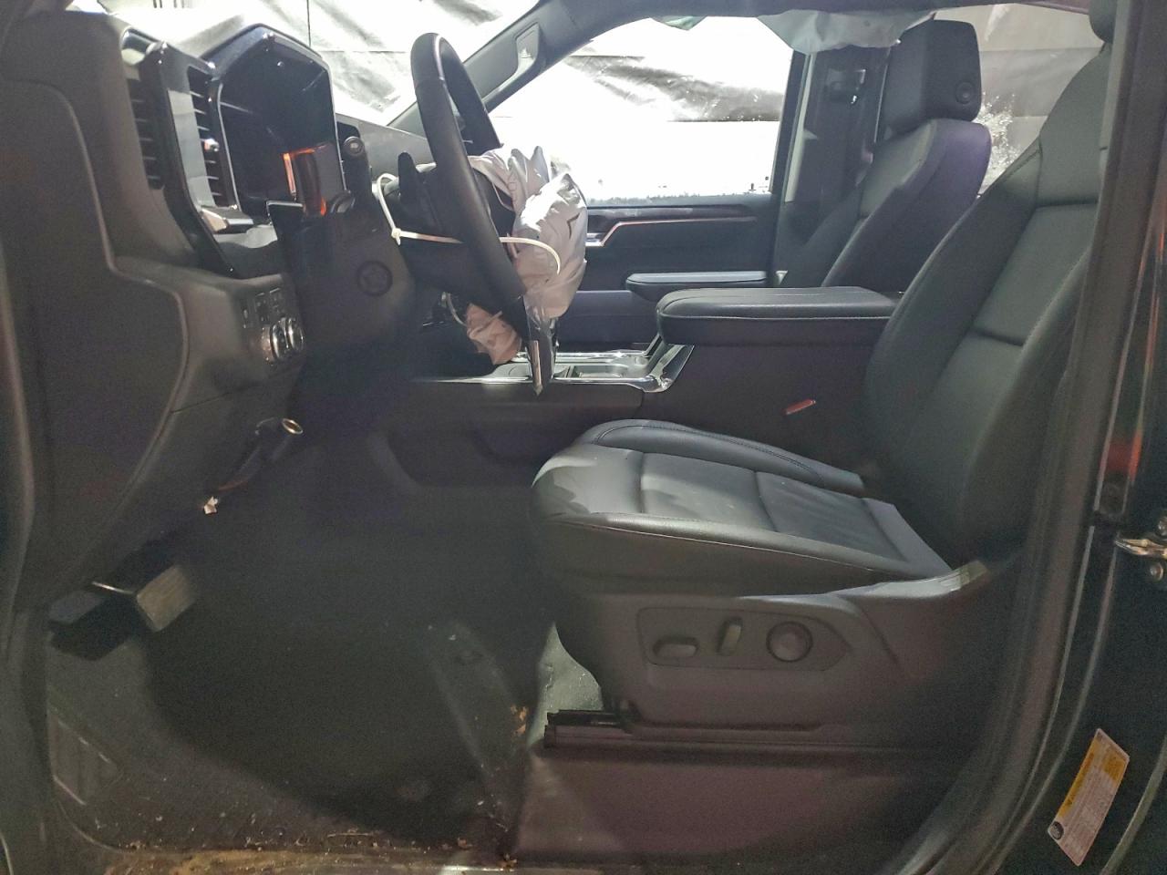 2025 GMC SIERRA K1500 SLT photo 7