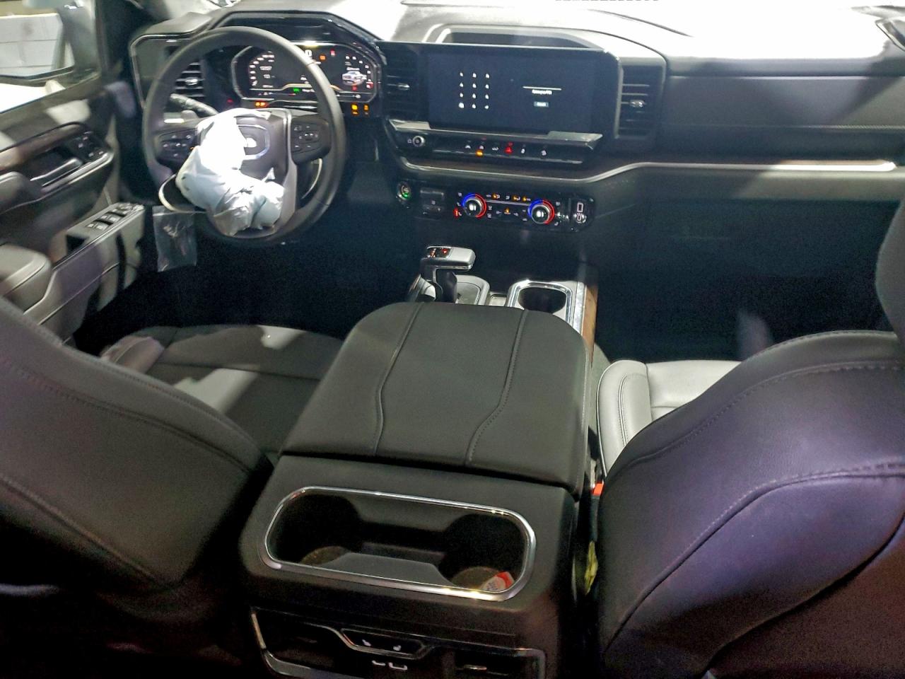 2025 GMC SIERRA K1500 SLT photo 8