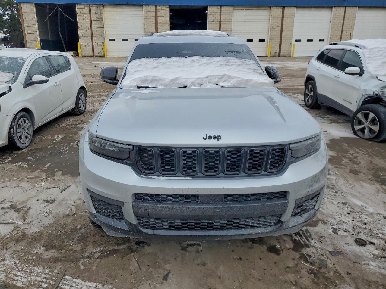 2023 JEEP GRAND CHEROKEE L LAREDO photo 5
