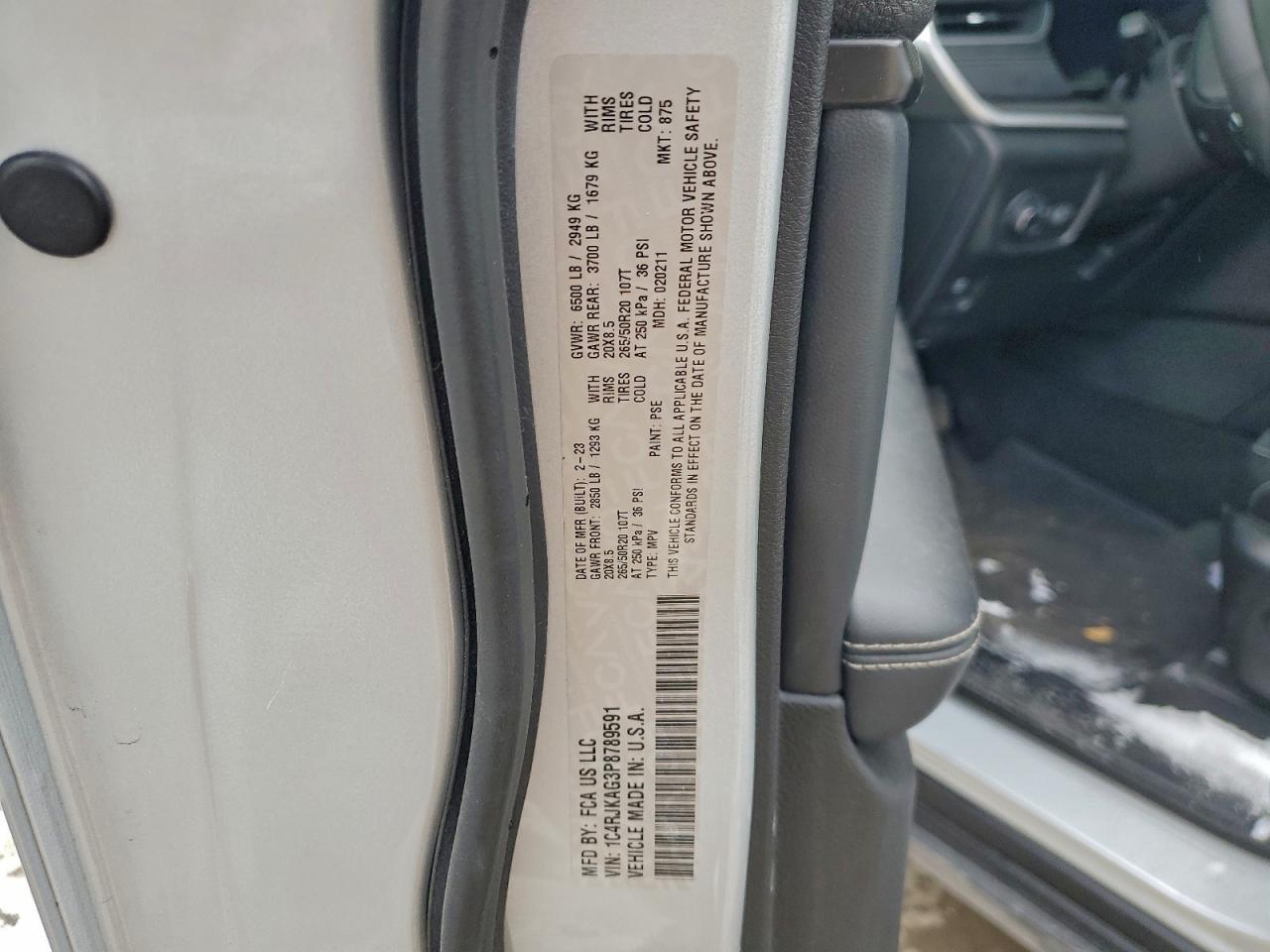 2023 JEEP GRAND CHEROKEE L LAREDO photo 13