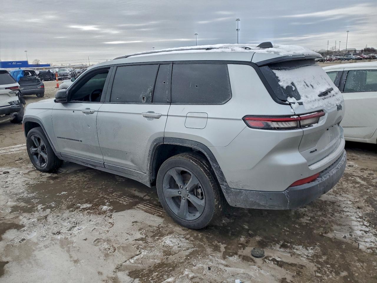 2023 JEEP GRAND CHEROKEE L LAREDO photo 2