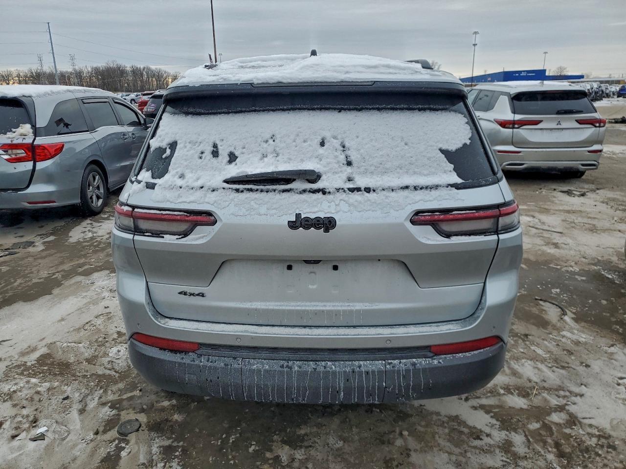 2023 JEEP GRAND CHEROKEE L LAREDO photo 6
